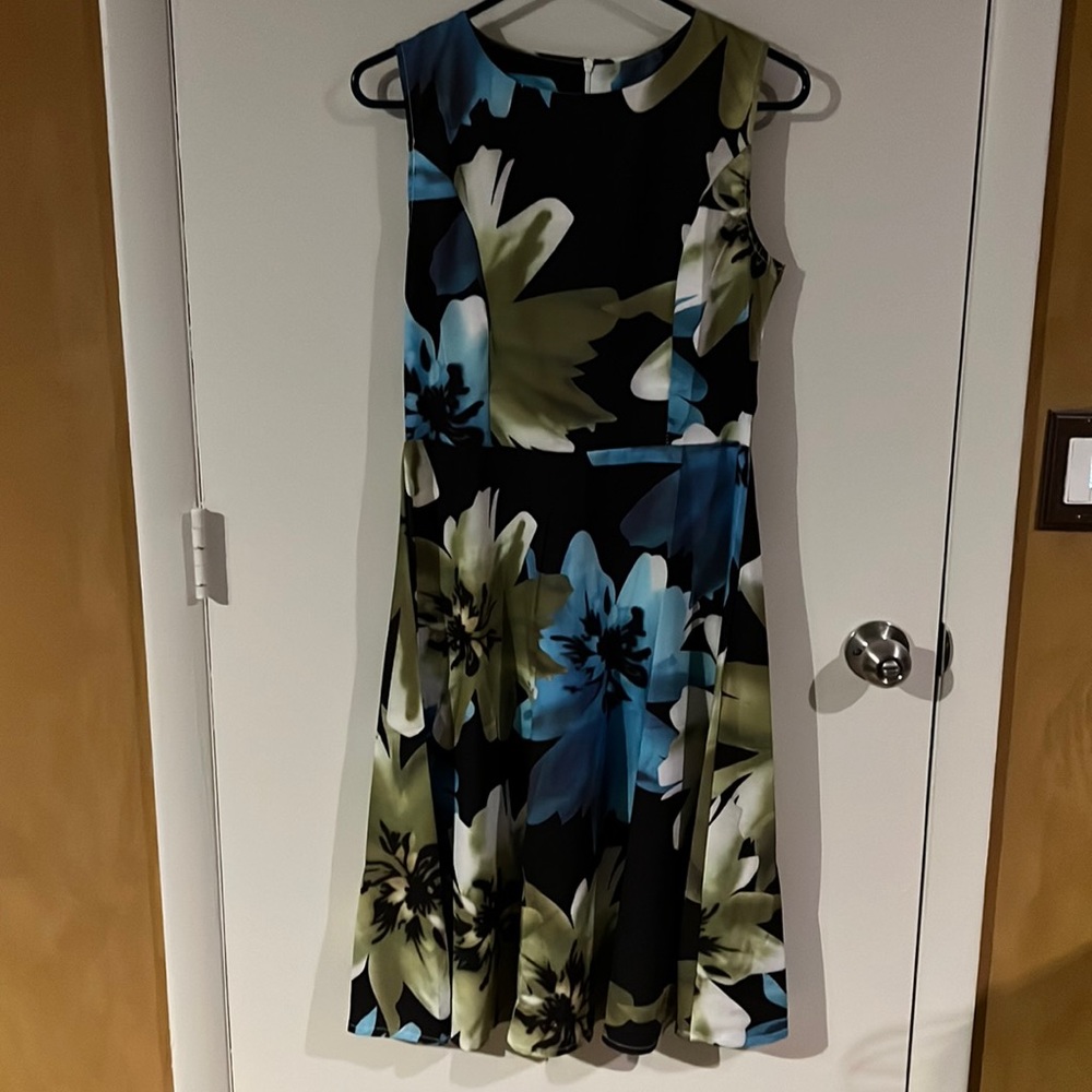 Flower print dress size large.